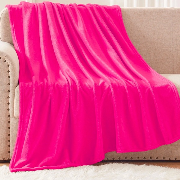Other - Luxurious Plush Hot Pink Large Throw Blanket